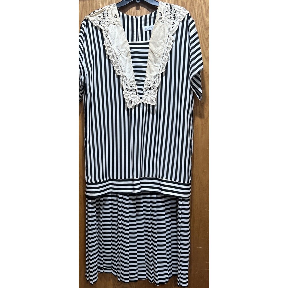 Vintage 1980’s Striped Dress Lace Collar Focus Too Size 16 Made in USA